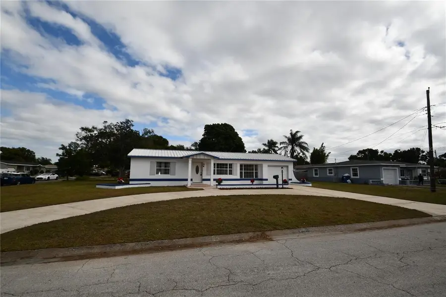 2255 Leslee Lake Drive N, Saint Petersburg, FL 33713 - Image #2
