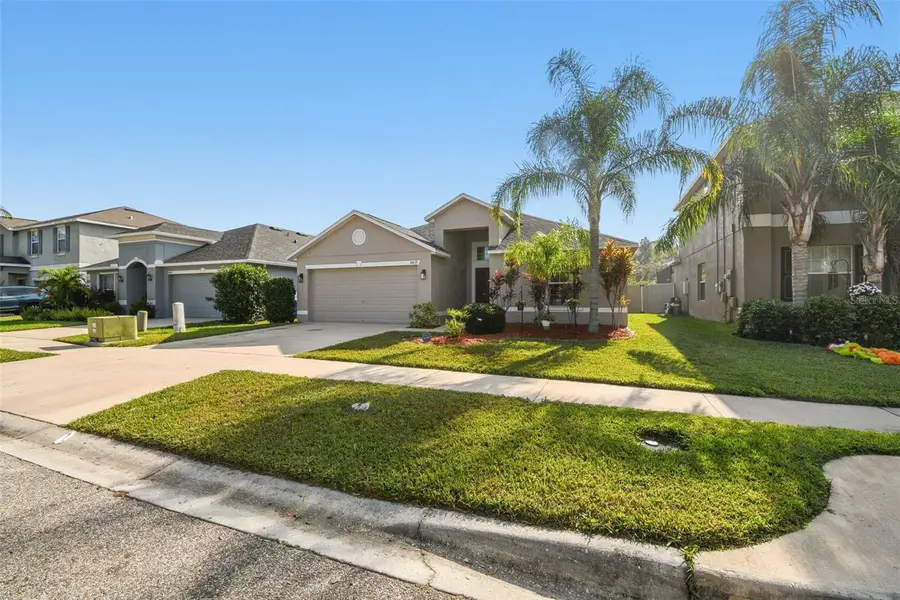 8439 Hunters Fork Loop, Ruskin, FL 33573 - Image #2