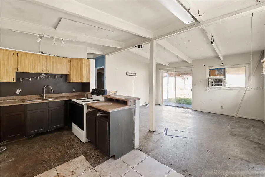 1703 Warrington Way, Tampa, FL 33619 - Image #2