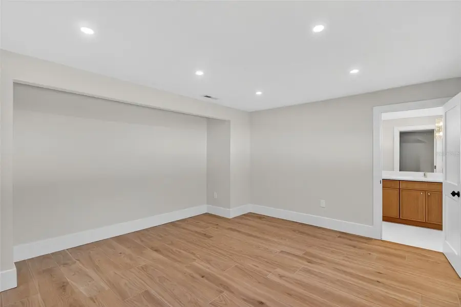 1713 Connecticut Avenue Ne, Saint Petersburg, FL 33703 - Image #3