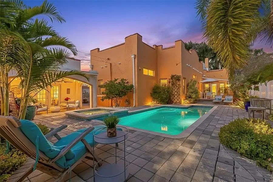 426 20th Avenue Ne, Saint Petersburg, FL 33704 - Image #2