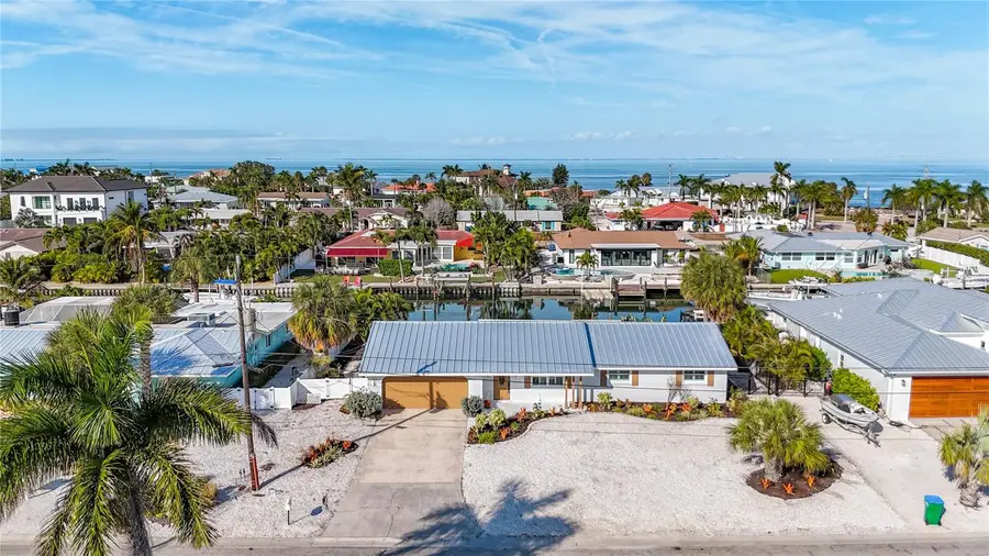 607 Emerald Lane, Holmes Beach, FL 34217 - Image #2