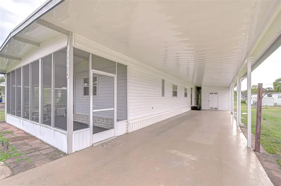 39524 Dundee Road, Zephyrhills, FL 33542 - Image #3