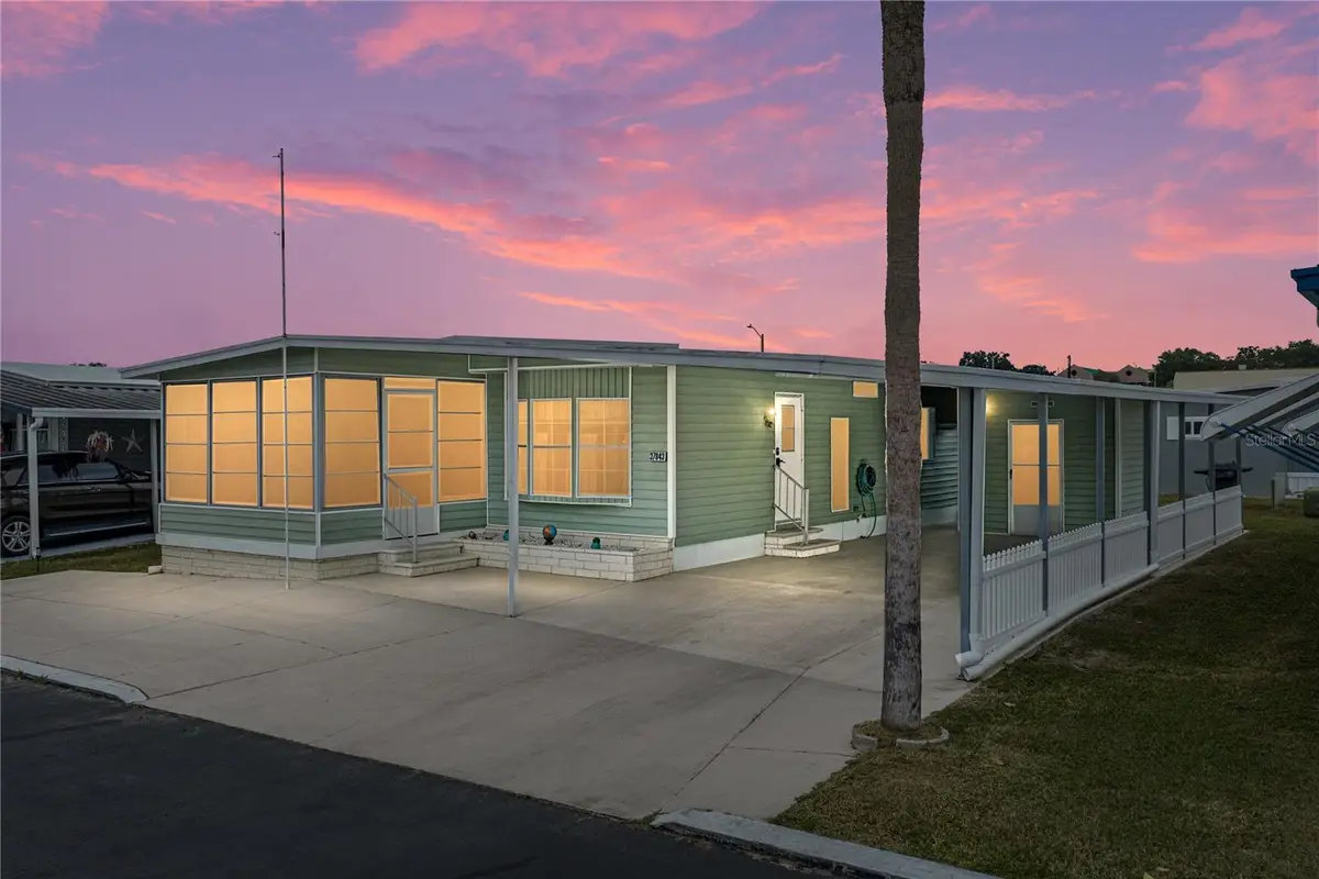 37843 Barcelona Avenue, Zephyrhills, FL 33541 - Image #1