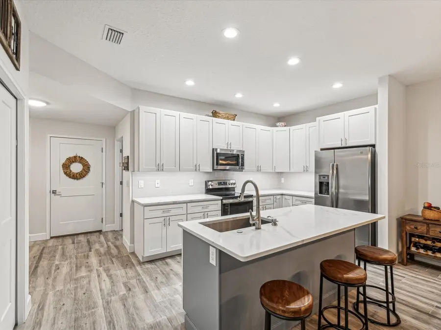 1979 Whitney Oaks Boulevard, Clearwater, FL 33760 - Image #2