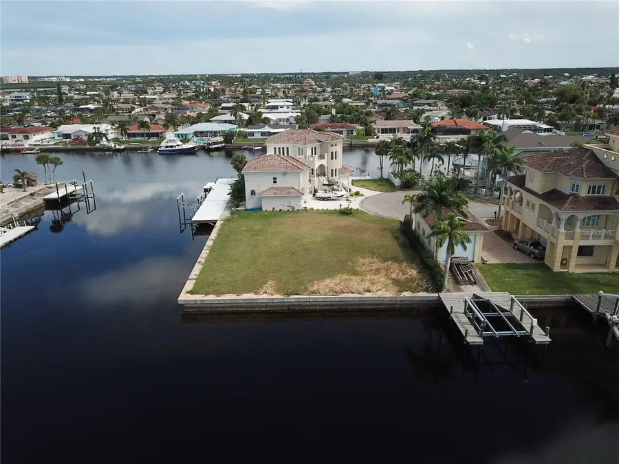 5415 Captains Court, New Port Richey, FL 34652 - Image #2