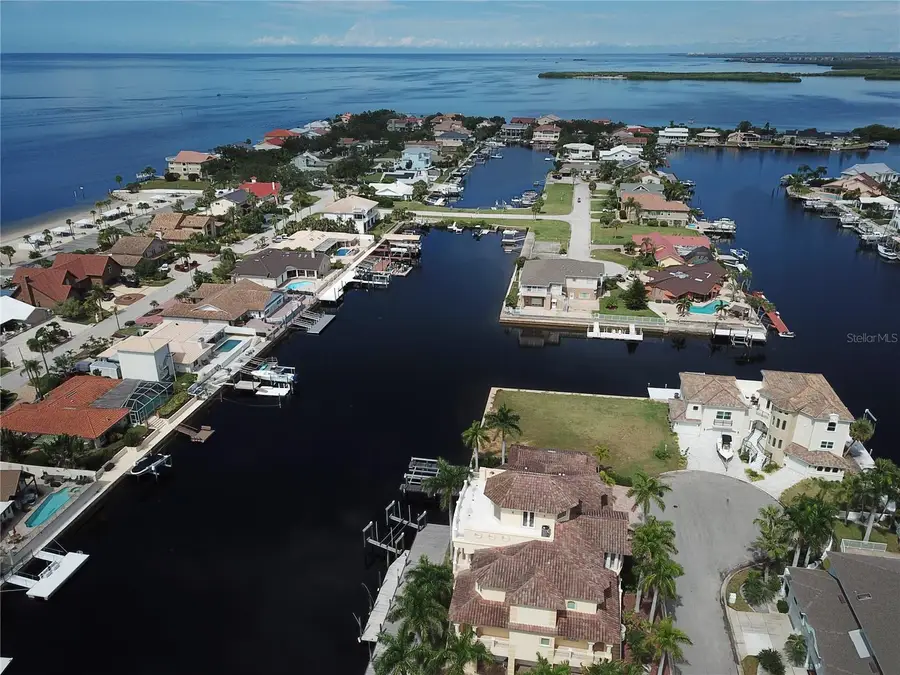 5415 Captains Court, New Port Richey, FL 34652 - Image #3