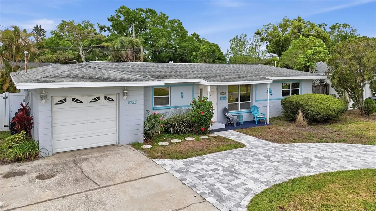 6725 17th Lane N, Saint Petersburg, FL 33702 - #1
