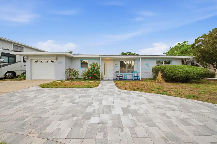 6725 17th Lane N, Saint Petersburg, FL 33702 - #2