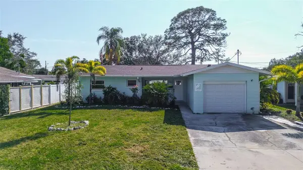 140 89th Avenue Ne, ST PETERSBURG, FL 33702