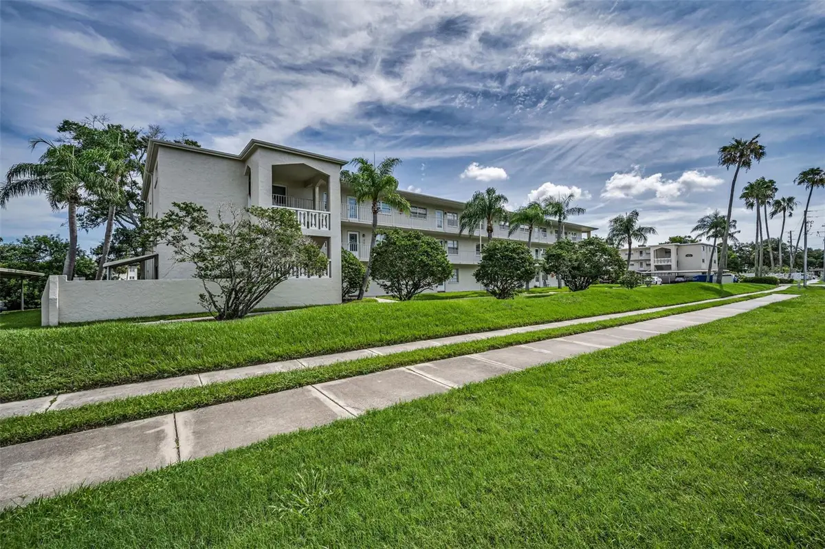 960 Virginia Street #201, Dunedin, FL 34698 - Image #1