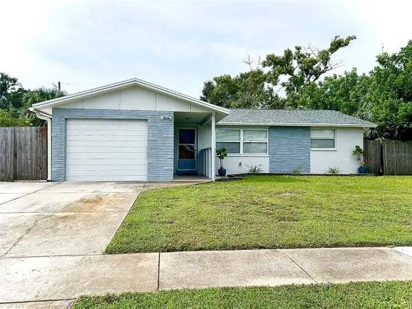8656 Magnolia Drive, SEMINOLE, FL 33777