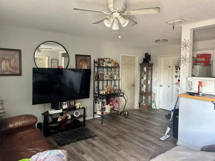 1630 Newark Street S, Saint Petersburg, FL 33711 - Image #2