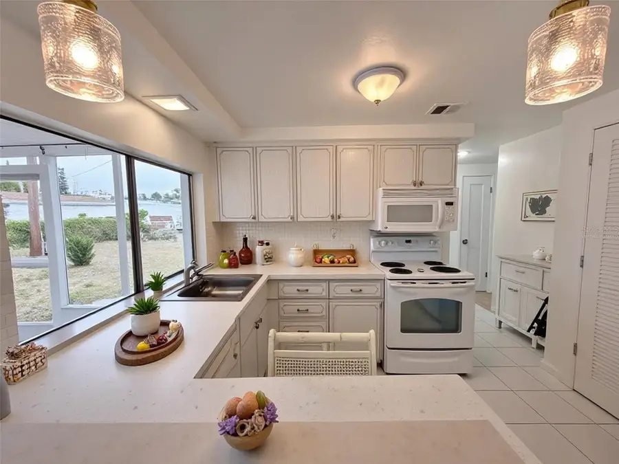 5027 Manor Drive, New Port Richey, FL 34652 - Image #2