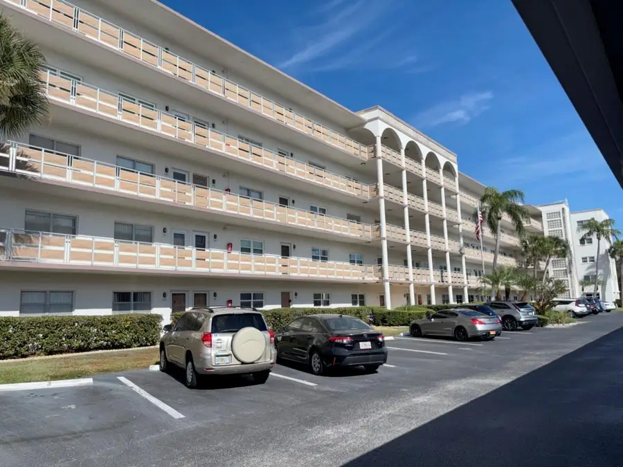 5603 80th Street N #207, Saint Petersburg, FL 33709 - Image #2