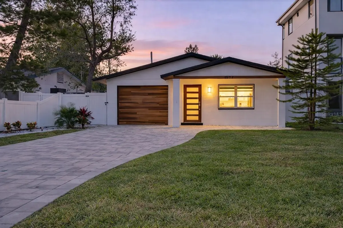 1927 Shore Acres Boulevard Ne, Saint Petersburg, FL 33703 - Image #1