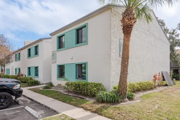 876 116th Avenue N #102, ST PETERSBURG, FL 33716
