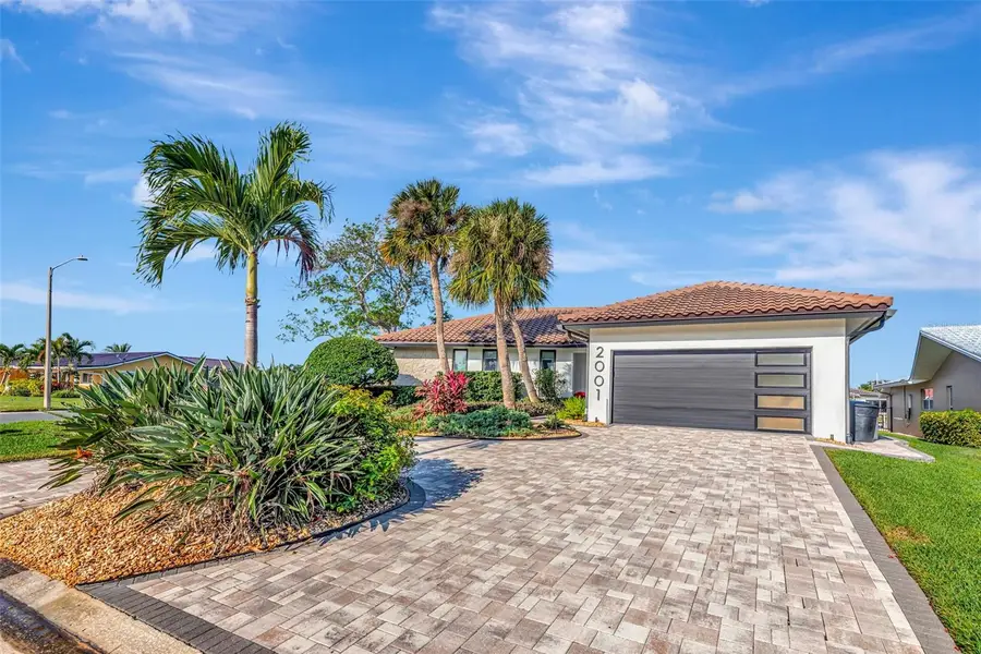 2001 Massachusetts Avenue Ne, Saint Petersburg, FL 33703 - Image #2