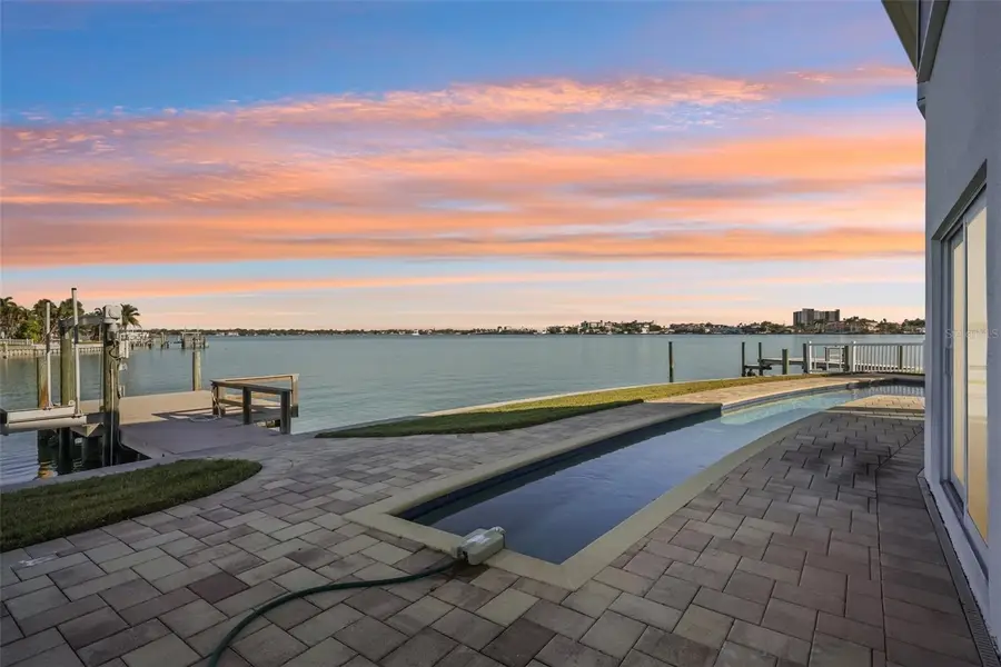 11055 6th Street E, Treasure Island, FL 33706 - Image #3
