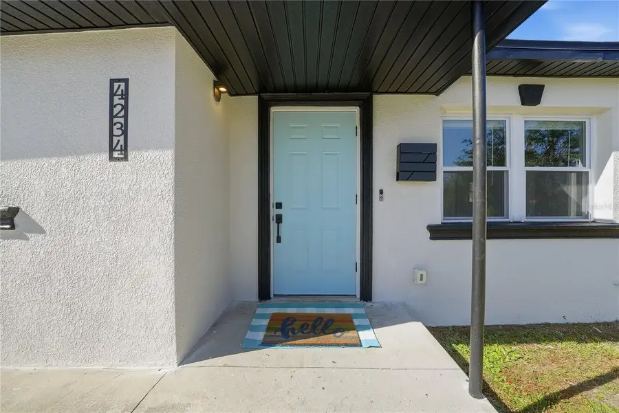 4234 Des Moines Street Ne, Saint Petersburg, FL 33703 - Image #3