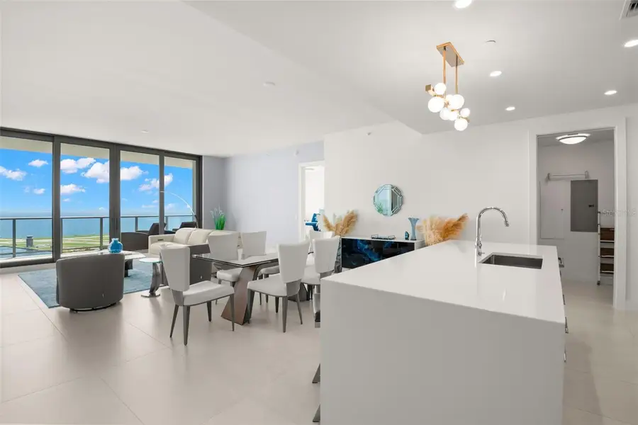 301 1st Street S #2402, Saint Petersburg, FL 33701 - Image #2