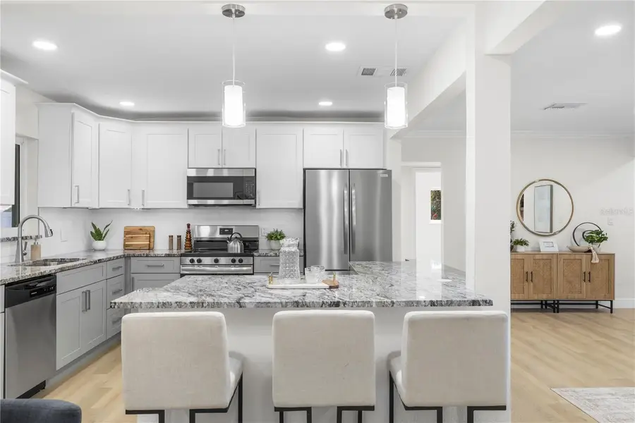 6850 7th Street S, Saint Petersburg, FL 33705 - #2