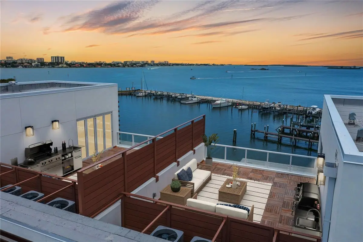 864 N Osceola Ave, Clearwater, FL 33755 - Image #1