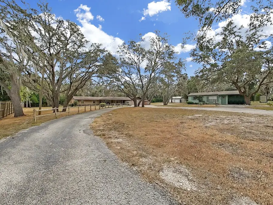 4105 Robinson Road, Valrico, FL 33594 - Image #3