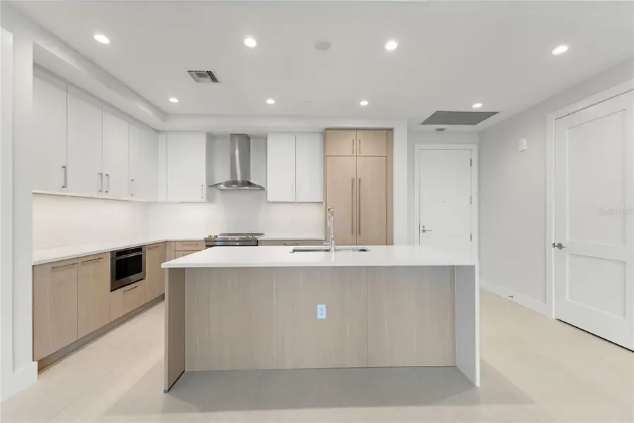 275 1st Avenue S #1907, Saint Petersburg, FL 33701 - Image #3