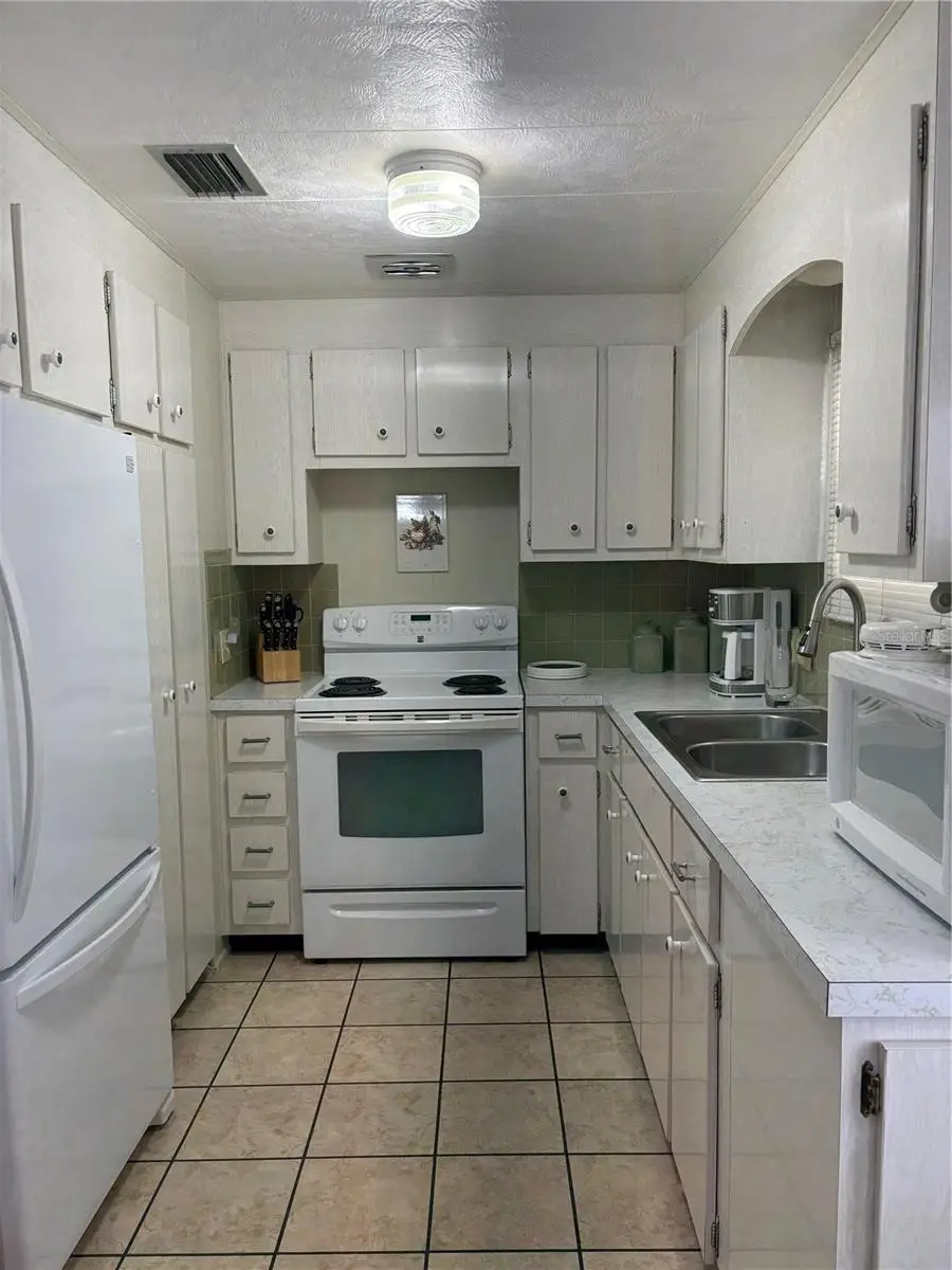 11144 101st Way #143, Largo, FL 33773 - Image #2