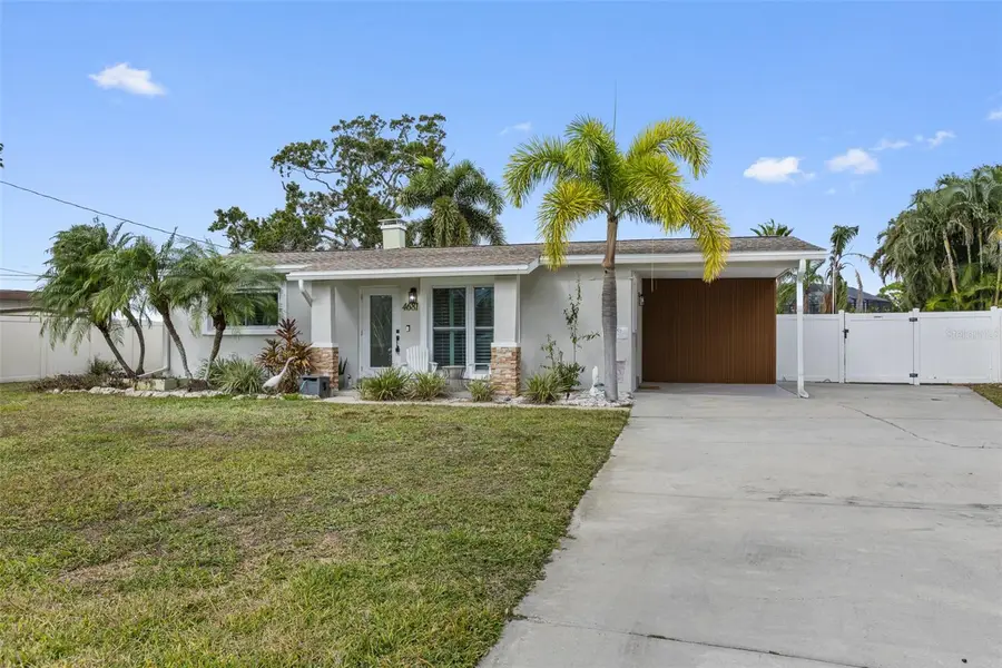 4681 Carson Street Ne, Saint Petersburg, FL 33703 - Image #2