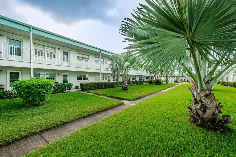 5267 81st Street N #8, Saint Petersburg, FL 33709 - Image #2