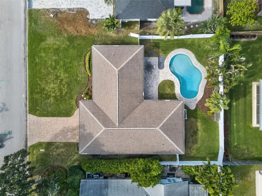 2043 Tanglewood Way Ne, Saint Petersburg, FL 33702 - Image #3