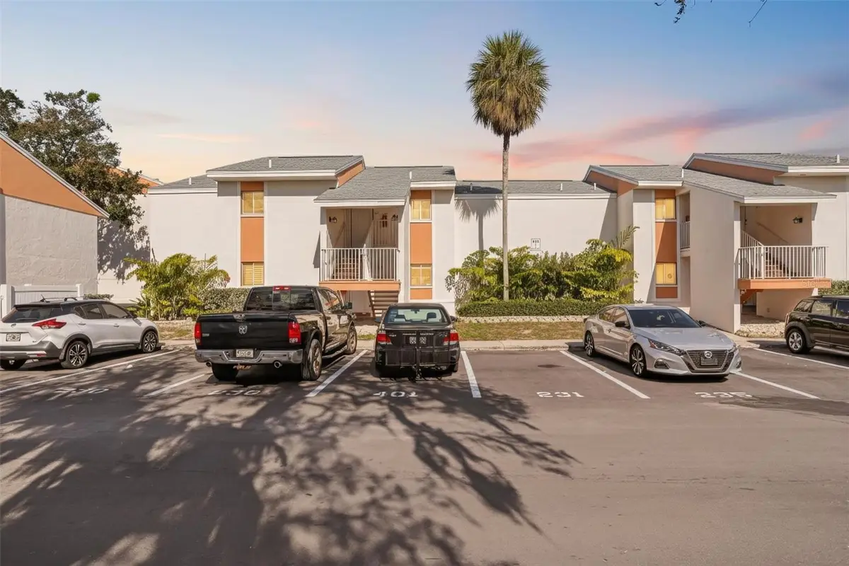 511 99th Avenue N #102, Saint Petersburg, FL 33702 - Image #1