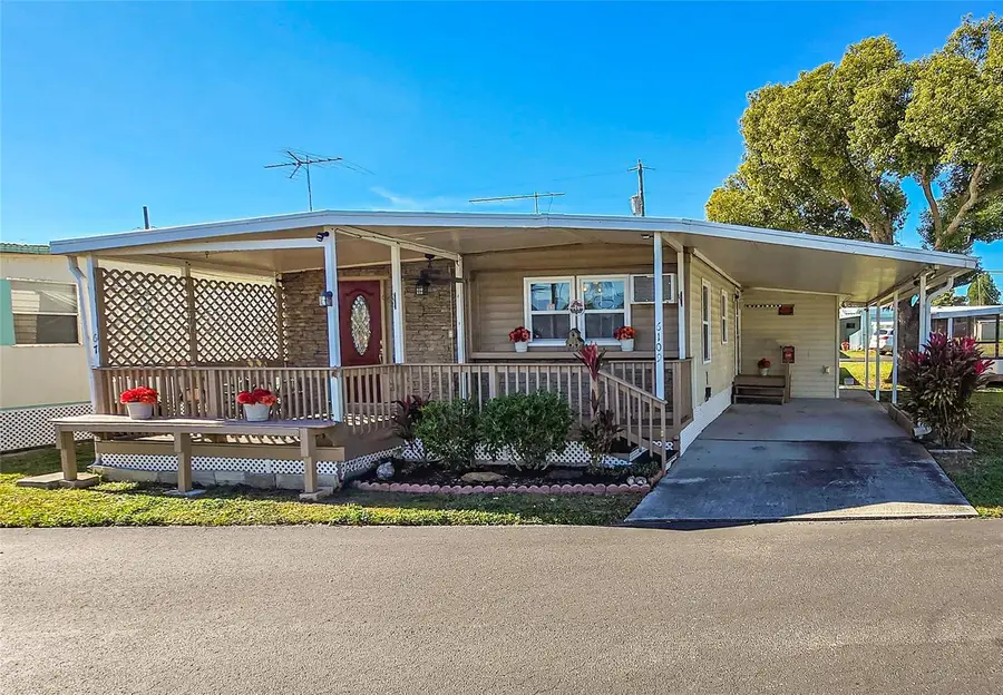 6109 Creston Street, Zephyrhills, FL 33542 - Image #2