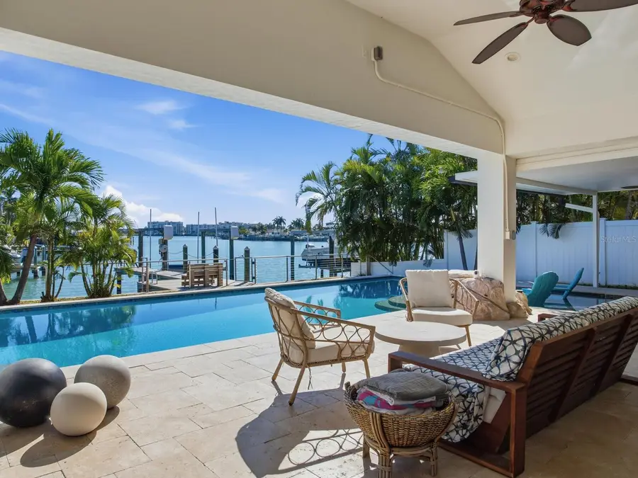 1028 79th Street S, Saint Petersburg, FL 33707 - Image #2