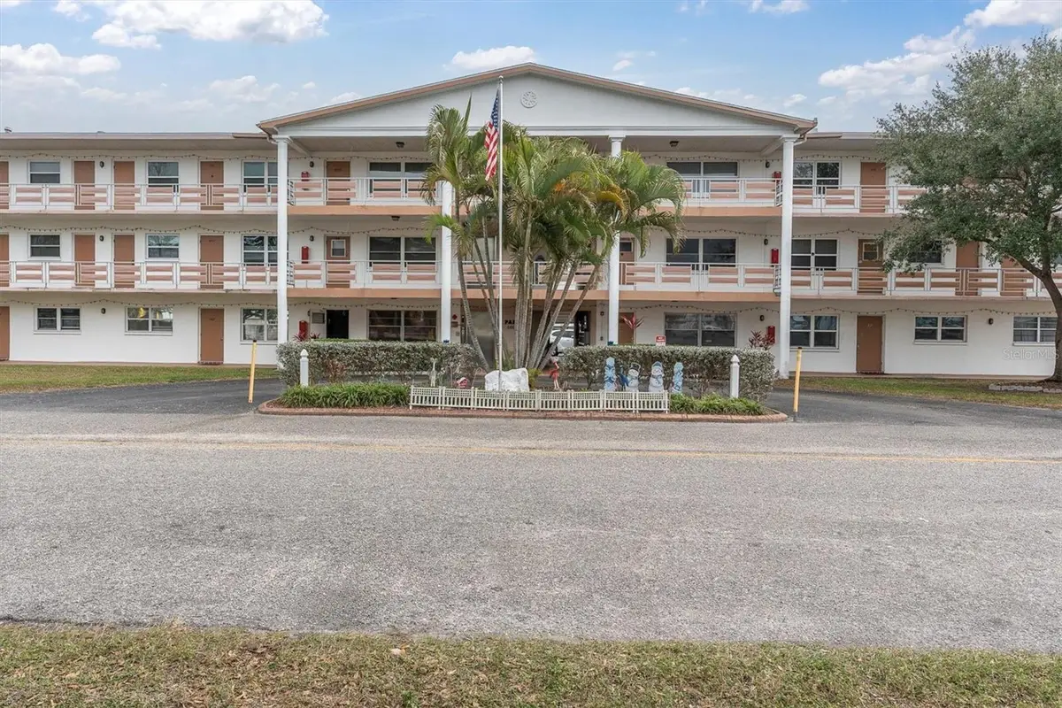 6015 19th Street N #109, Saint Petersburg, FL 33714 - Image #1
