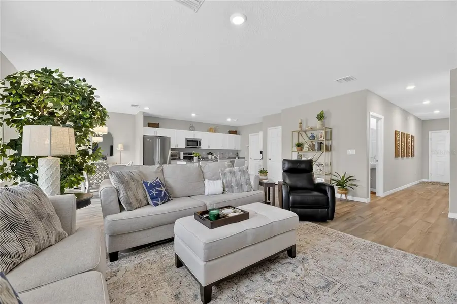 12908 Hawkstone Trail Boulevard, Lithia, FL 33547 - Image #2