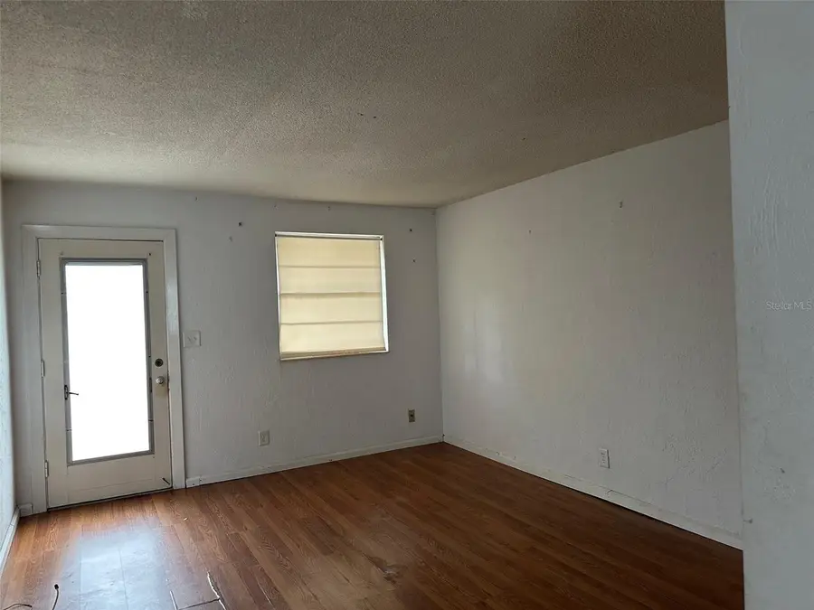 527 9th Avenue N #14, Saint Petersburg, FL 33701 - Image #3