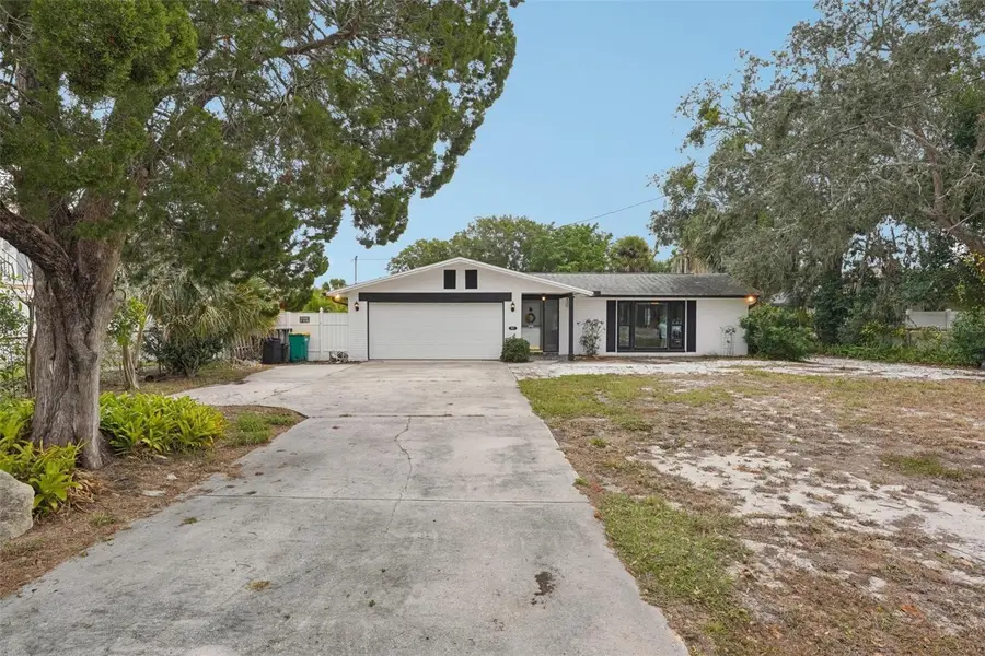 907 S Florida Avenue, Tarpon Springs, FL 34689 - Image #2