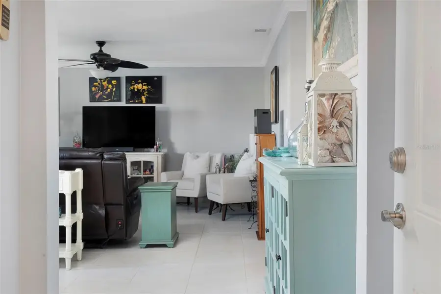 215 Seahorse Drive Se #D, Saint Petersburg, FL 33705 - #2