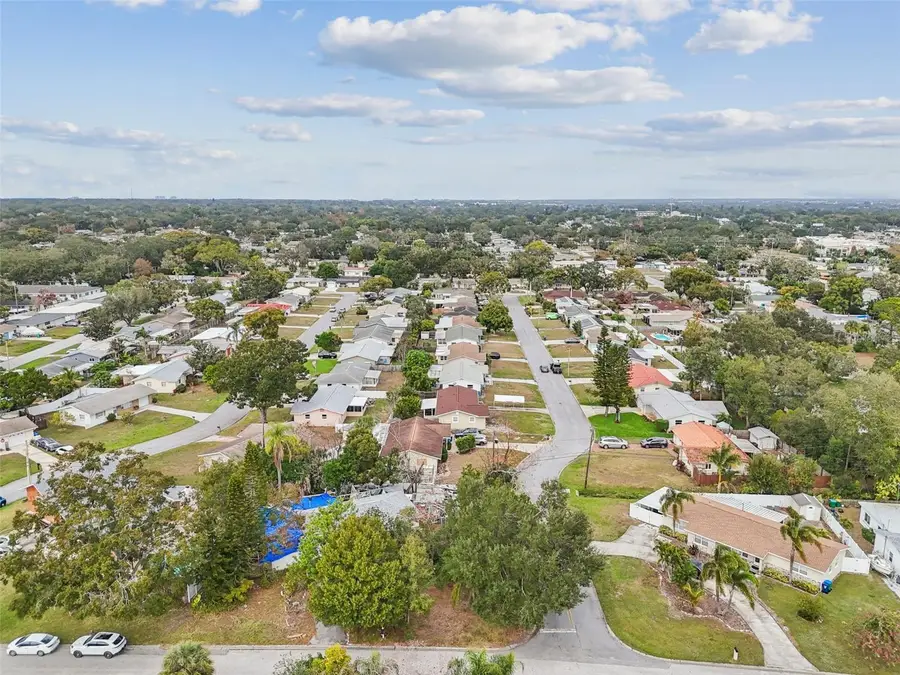 11071 Village Green Avenue, Seminole, FL 33772 - Image #3