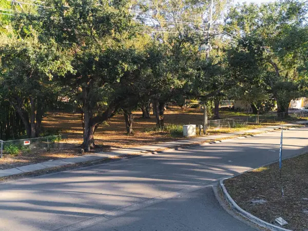 4913 N Macdill Avenue, TAMPA, FL 33614