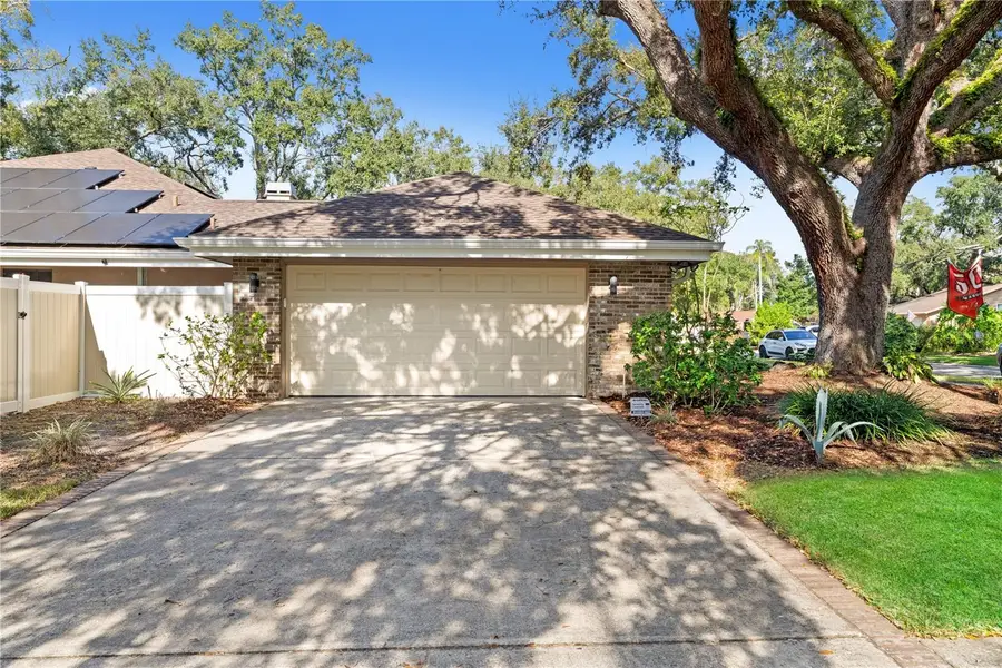10902 Bent Tree Place, Tampa, FL 33618 - Image #3