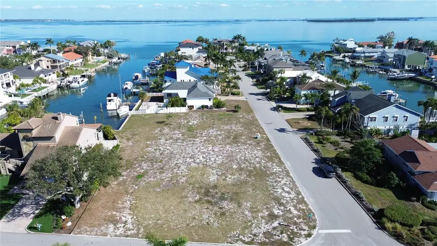 139 9th Street E, Tierra Verde, FL 33715 - Image #3