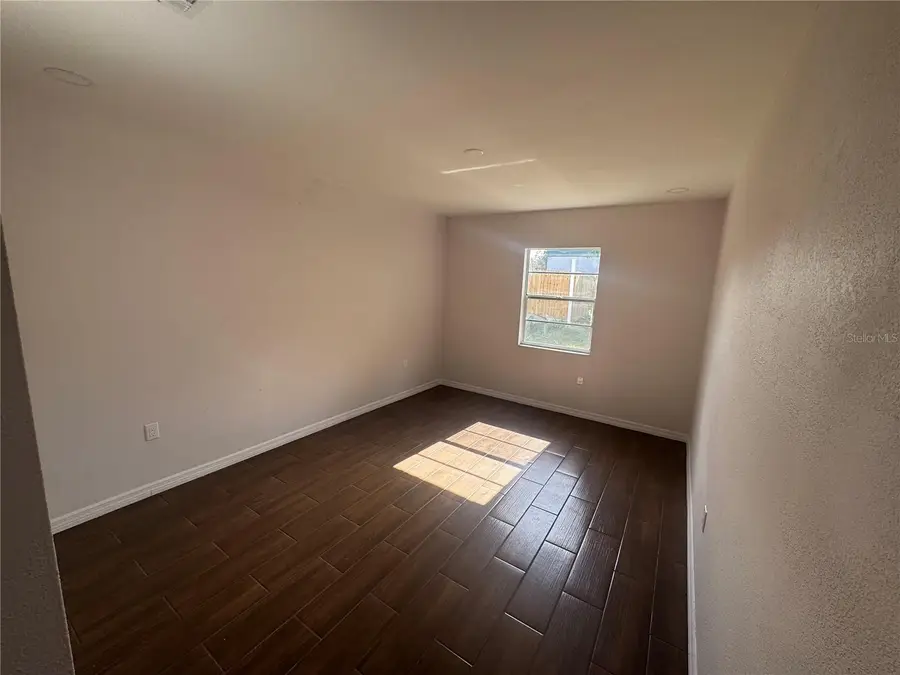 701 S Oakwood Avenue, Brandon, FL 33511 - Image #3