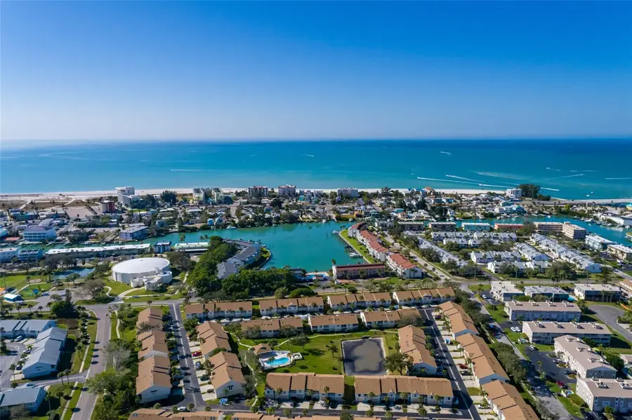 216 Sun Vista Ct S, Treasure Island, FL 33706 - Image #2