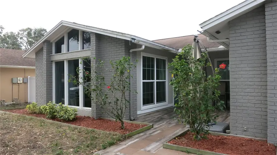 7432 Oakvista Circle, Tampa, FL 33634 - Image #2