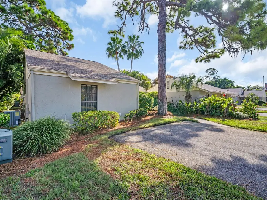 26 Windrush Bay Drive, Tarpon Springs, FL 34689 - Image #2