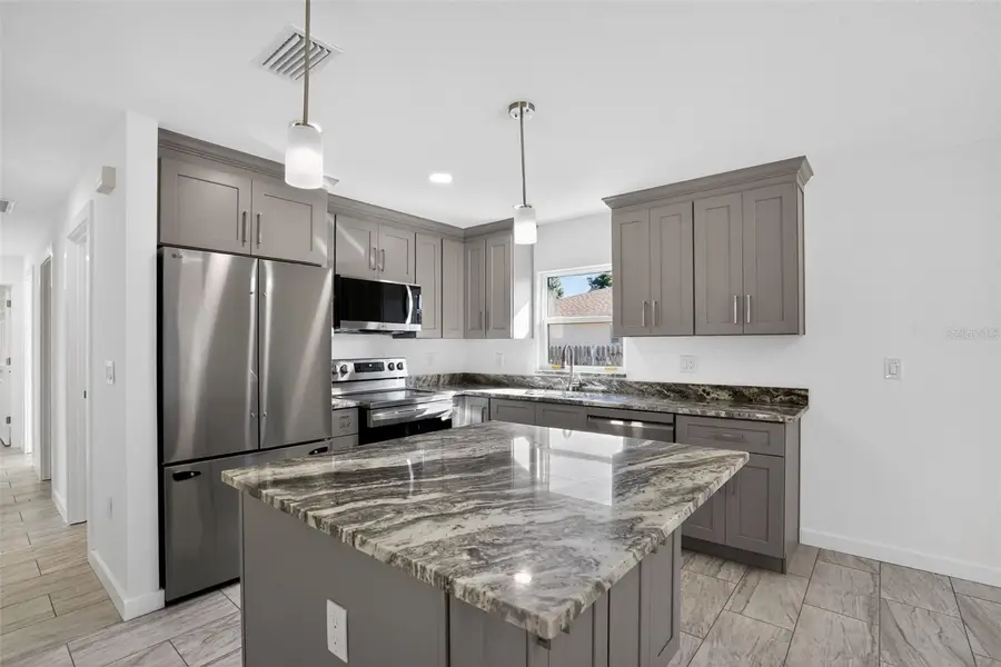 2324 5th Avenue Drive E, Palmetto, FL 34221 - Image #2